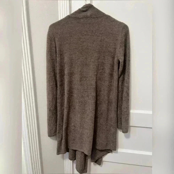 BAREFOOT DREAMS Bamboo Calypso Wrap
Cardigan #436 in Cocoa - Picture 6 of 7